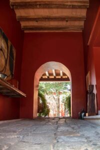 pasillo-acceso-la-casona-de-tita-oaxaca